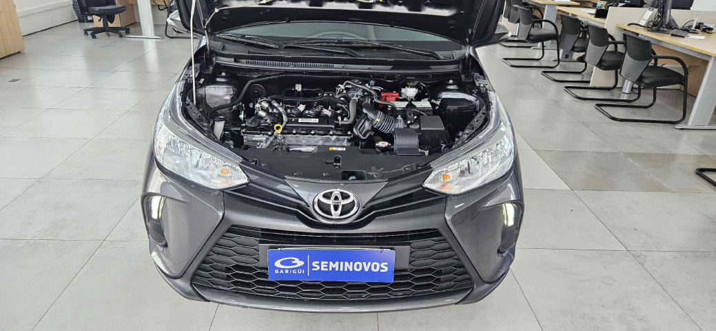 toyota yaris 1.5 16v flex xs multidrive 4p automatico 2025