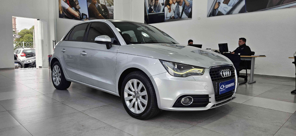 audi a1 1.4 tfsi attraction 16v 122cv gasolina 4p automatico 20131 audi a1 1.4 tfsi attraction 16v 122cv gasolina 4p automatico 20131