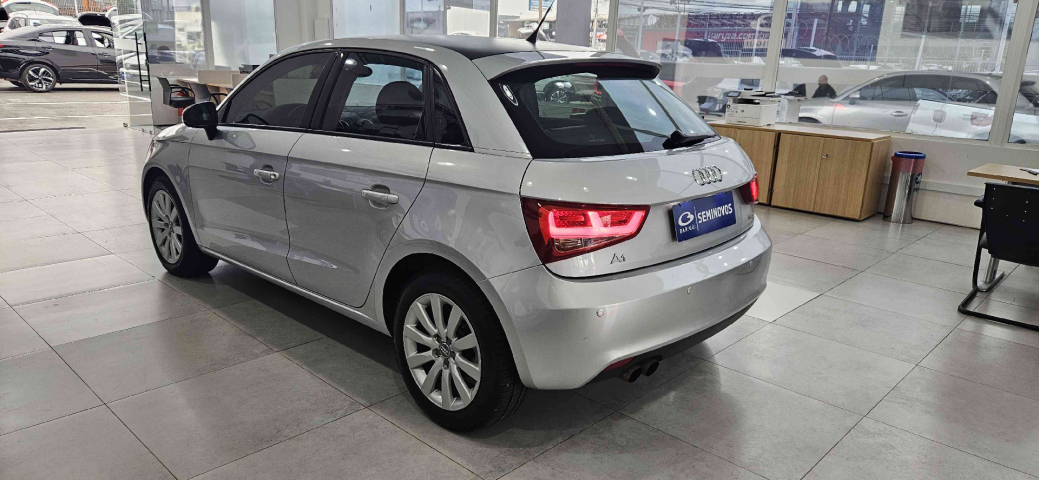 audi a1 1.4 tfsi attraction 16v 122cv gasolina 4p automatico 20135 audi a1 1.4 tfsi attraction 16v 122cv gasolina 4p automatico 20135