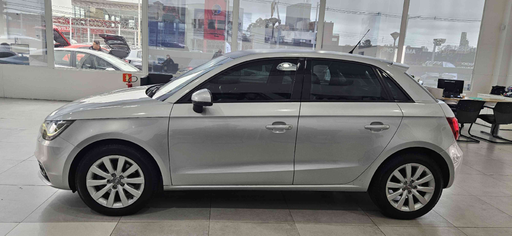 audi a1 1.4 tfsi attraction 16v 122cv gasolina 4p automatico 20134 audi a1 1.4 tfsi attraction 16v 122cv gasolina 4p automatico 20134