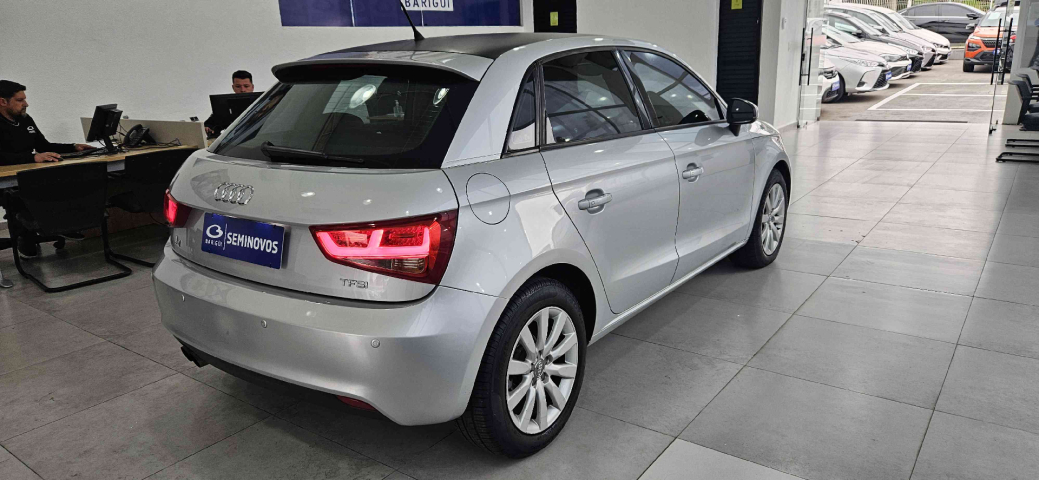 audi a1 1.4 tfsi attraction 16v 122cv gasolina 4p automatico 20137 audi a1 1.4 tfsi attraction 16v 122cv gasolina 4p automatico 20137