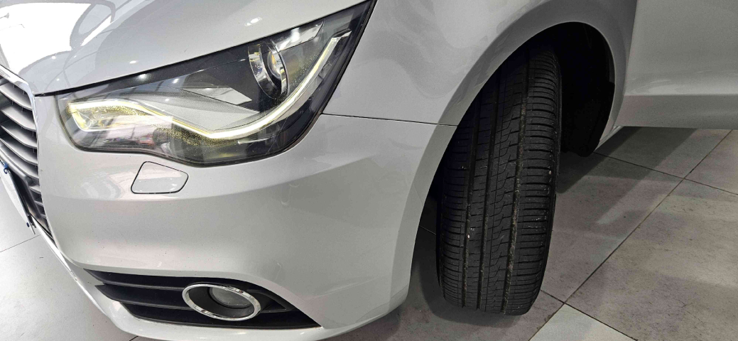 audi a1 1.4 tfsi attraction 16v 122cv gasolina 4p automatico 201313 audi a1 1.4 tfsi attraction 16v 122cv gasolina 4p automatico 201313