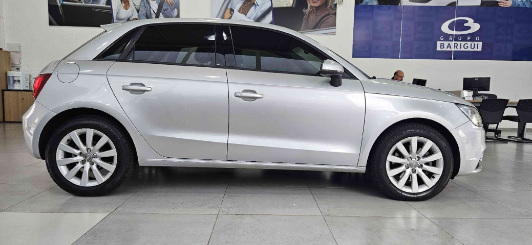 audi a1 1.4 tfsi attraction 16v 122cv gasolina 4p automatico 2013