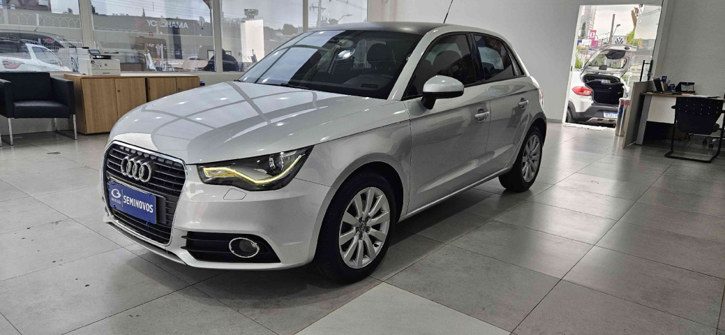 audi a1 1.4 tfsi attraction 16v 122cv gasolina 4p automatico 20133 audi a1 1.4 tfsi attraction 16v 122cv gasolina 4p automatico 20133