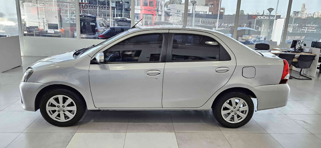 toyota etios 1.5 x plus 16v flex 4p automatico 20204
