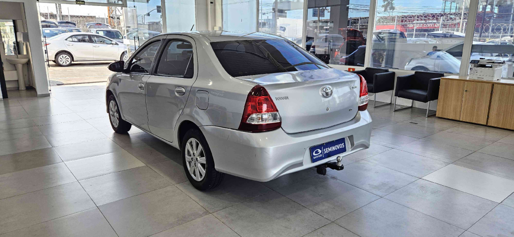 toyota etios 1.5 x plus 16v flex 4p automatico 20205