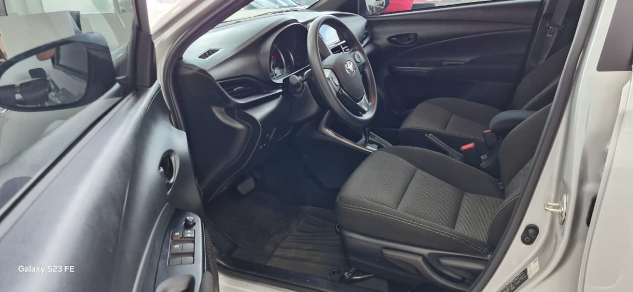 yaris hatch xl 1.5 cvt flex automatico 2024/2510