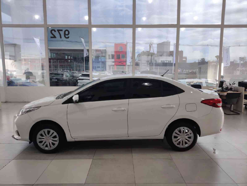 yaris sedan xl 1.5 cvt  flex automatico 2024/254