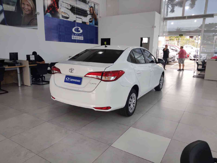 yaris sedan xl 1.5 cvt  flex automatico 2024/257
