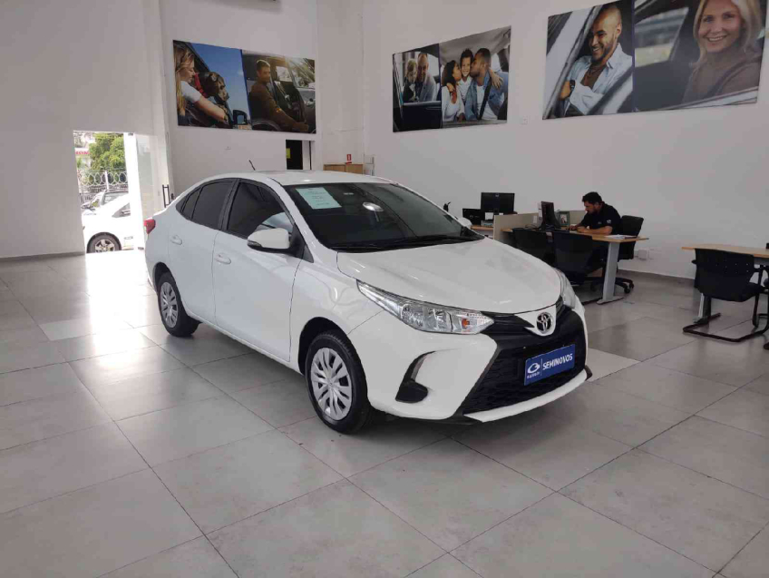 yaris sedan xl 1.5 cvt  flex automatico 2024/251