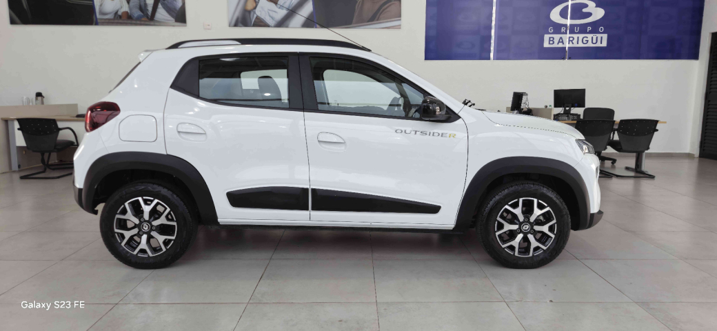 kwid outsider 1.0 flex manual 2022/23