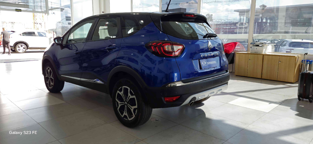 captur iconic 1.3 16v tce cvt x-tronic flex automatico 2023/235