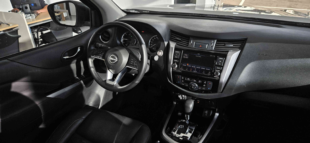 nissan frontier 2.3 16v turbo diesel platinum cd 4x4 automatico 4p 202513