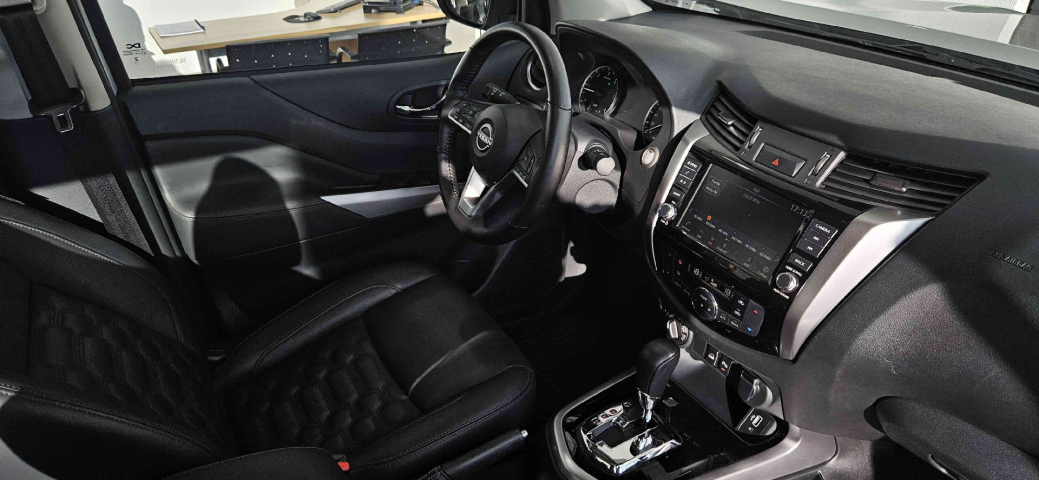 nissan frontier 2.3 16v turbo diesel platinum cd 4x4 automatico 4p 202515