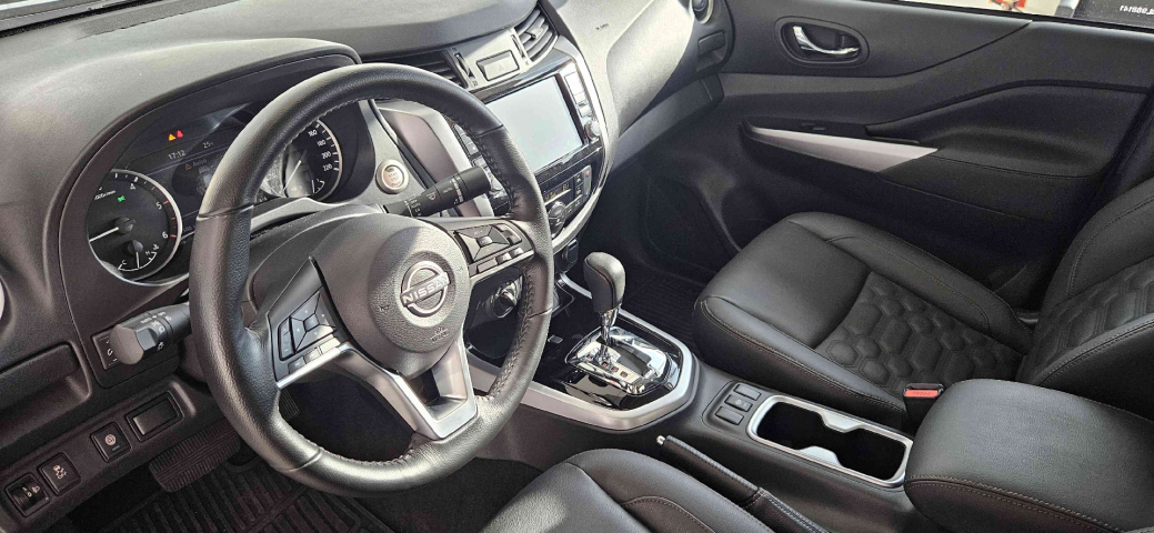 nissan frontier 2.3 16v turbo diesel platinum cd 4x4 automatico 4p 202510