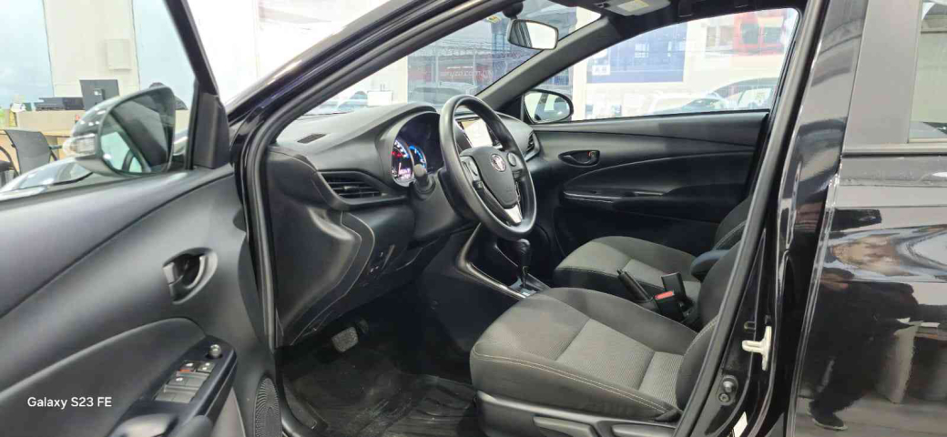 toyota yaris 1.5 16v flex xl multidrive 4p automatico 202510