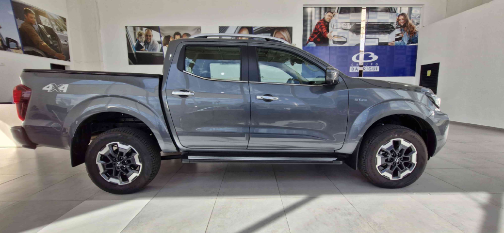 nissan frontier 2.3 16v turbo diesel platinum cd 4x4 automatico 4p 2025