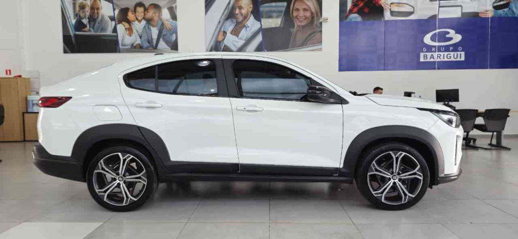 fiat fastback 1.0 turbo 200 flex impetus cvt 4p automatico 2025