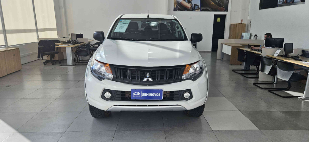 mitsubishi l200 triton 2.4 16v turbo diesel gl cd 4x4 manual 4p 20242