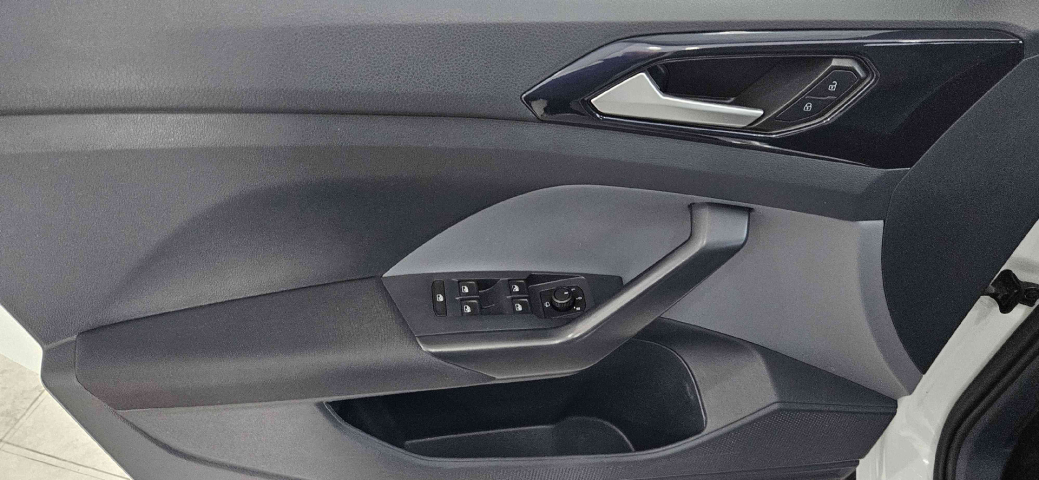 volkswagen t-cross 1.0 200 tsi total flex comfortline automatico 4p 202311