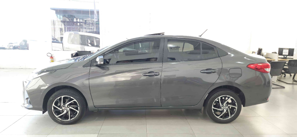 toyota yaris 1.5 16v flex xls connect multidrive 4p automatico 20233