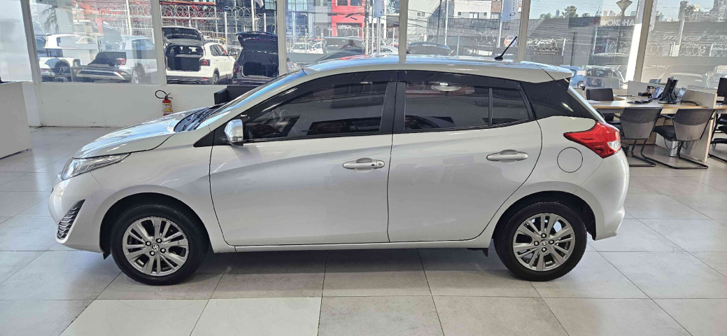 toyota yaris 1.5 16v flex xl plus connect multidrive 4p automatico 20204