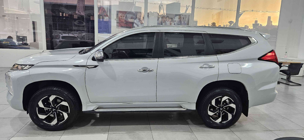 pajero sport hpe-s 4x4 2.4 tb at diesel automatico 2024/254