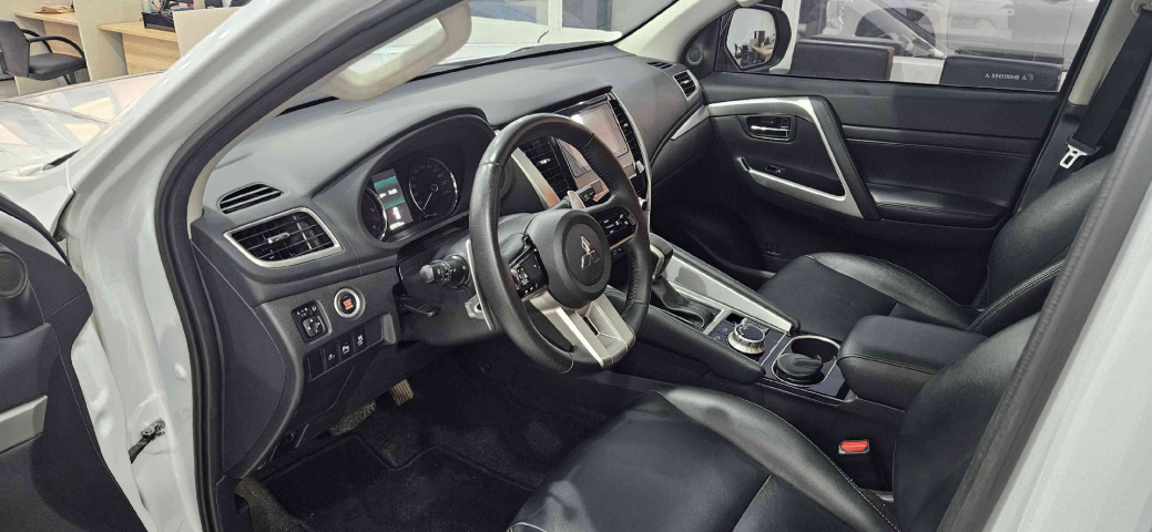 pajero sport hpe-s 4x4 2.4 tb at diesel automatico 2024/2511