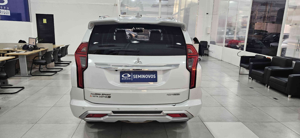 pajero sport hpe-s 4x4 2.4 tb at diesel automatico 2024/256