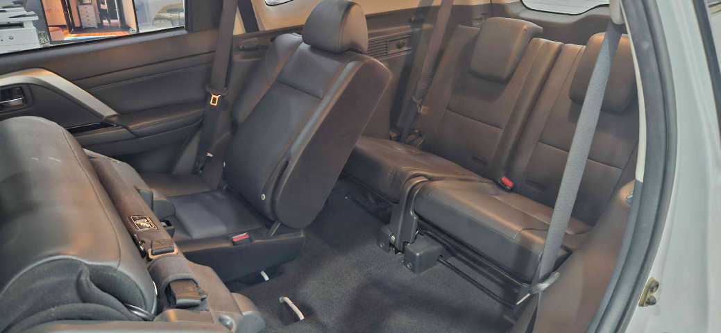 pajero sport hpe-s 4x4 2.4 tb at diesel automatico 2024/2516