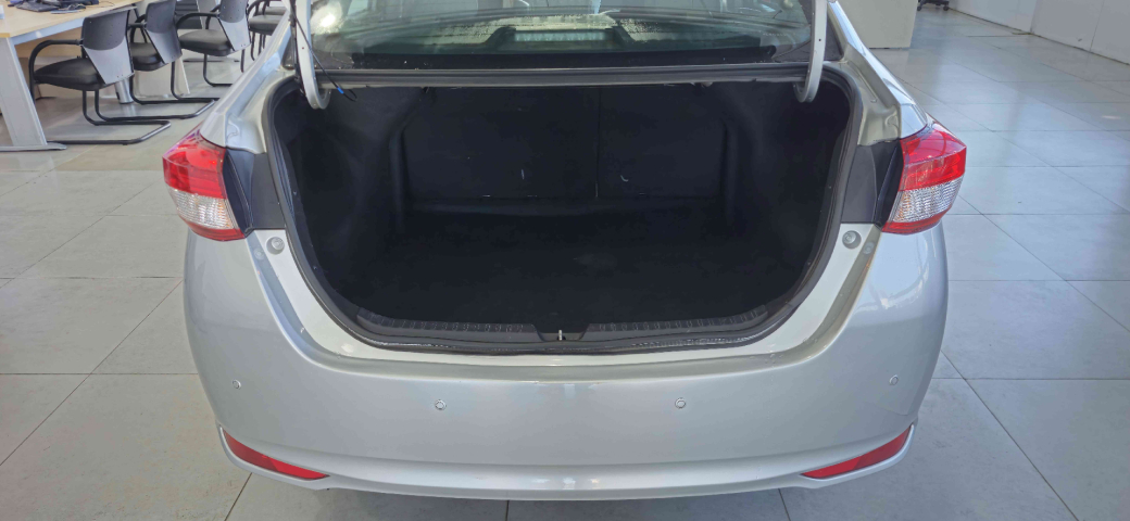 yaris sedan xls connect 1.5 16v cvt flex automatico 2019/208