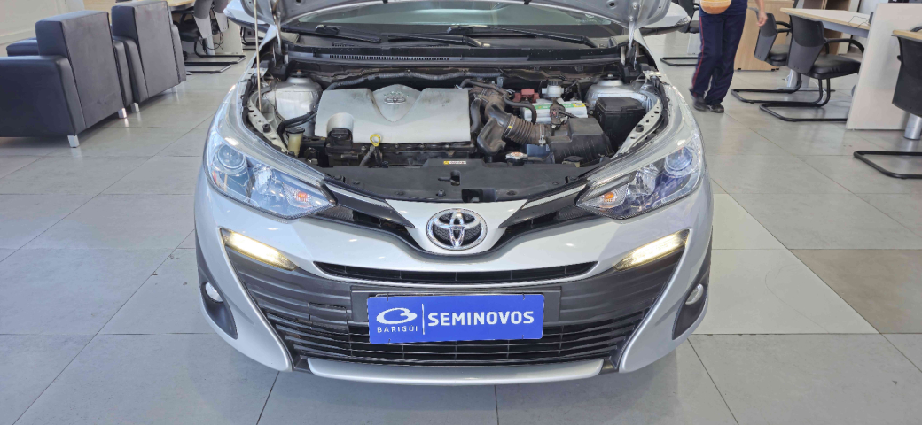 yaris sedan xls connect 1.5 16v cvt flex automatico 2019/209