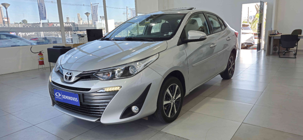 yaris sedan xls connect 1.5 16v cvt flex automatico 2019/203