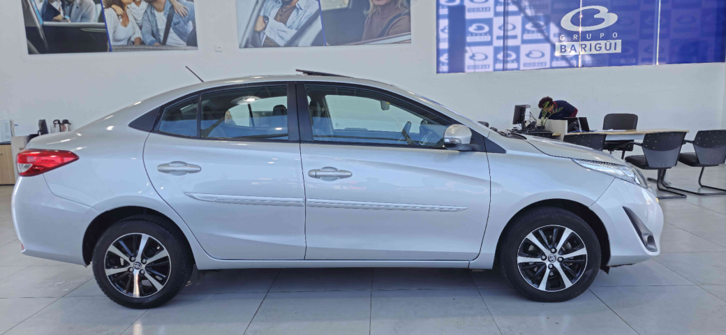 yaris sedan xls connect 1.5 16v cvt flex automatico 2019/200