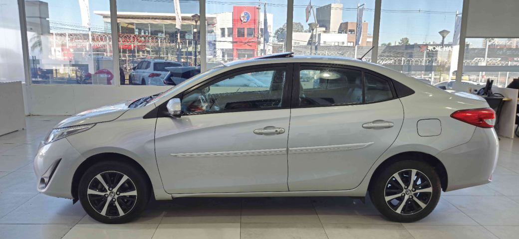 yaris sedan xls connect 1.5 16v cvt flex automatico 2019/204
