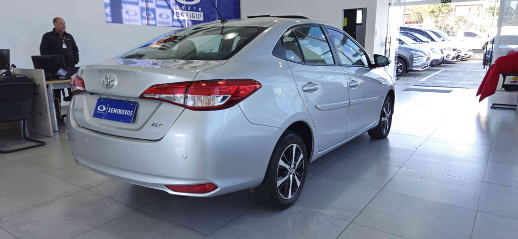 yaris sedan xls connect 1.5 16v cvt flex automatico 2019/207