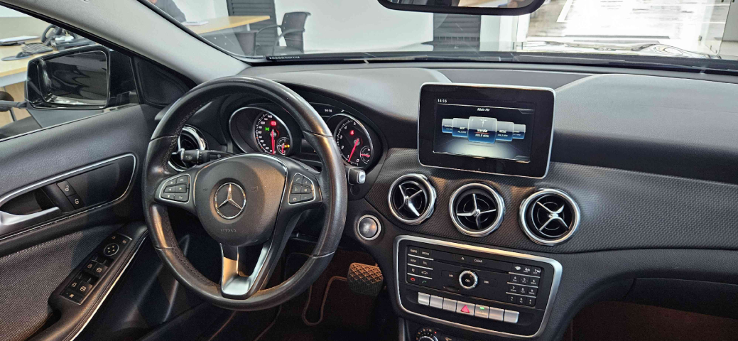 mercedes-benz gla 200 1.6 cgi flex style 7g-dct 4p automatico 201913
