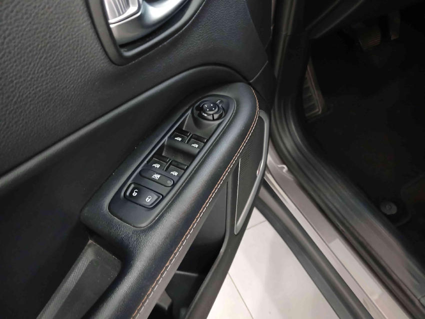 jeep compass 2.0 16v flex longitude automatico 4p 202010