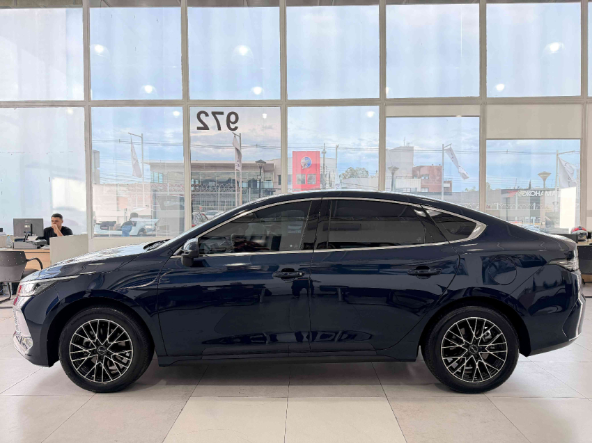 BYD KING 1.5 DM-I PHEV GS AUTOMÁTICO4