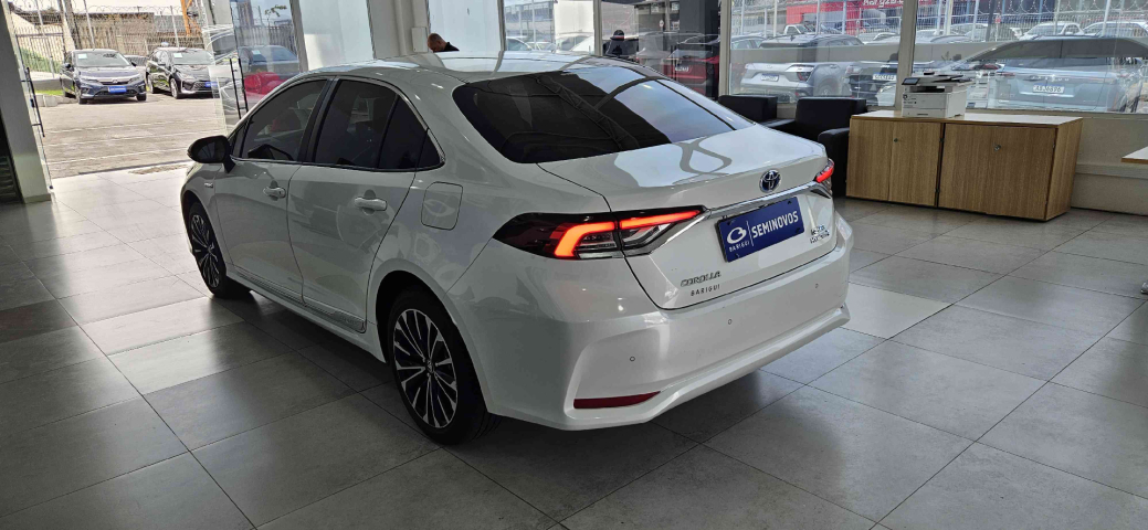 Toyota COROLLA Híbrido Automático5