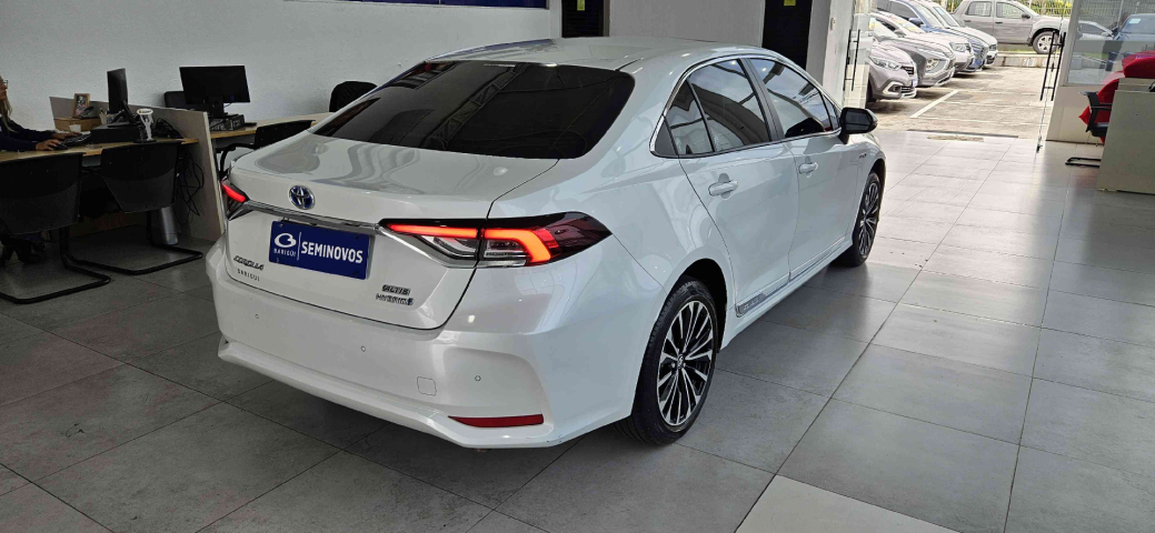 Toyota COROLLA Híbrido Automático7