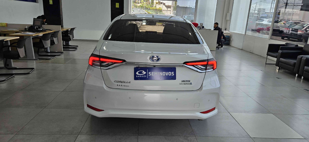 Toyota COROLLA Híbrido Automático6