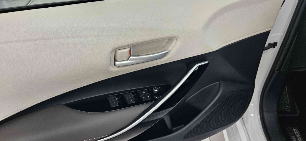 Toyota COROLLA Híbrido Automático11