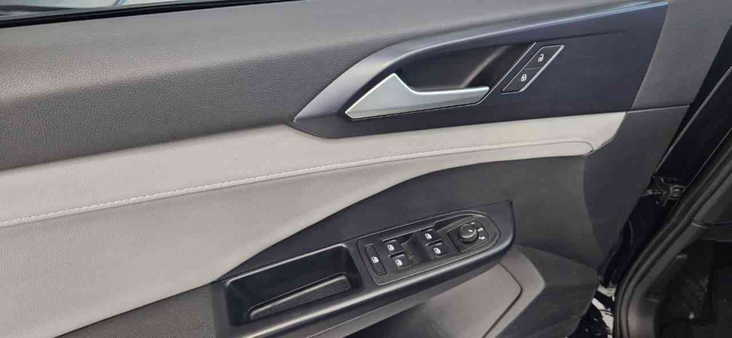 Volkswagen TAOS Flex Automático11