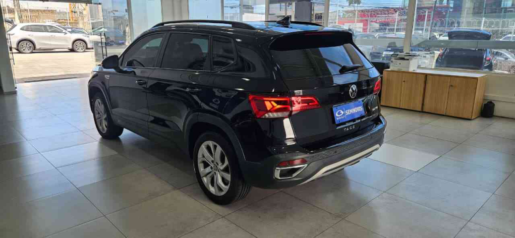 Volkswagen TAOS Flex Automático5
