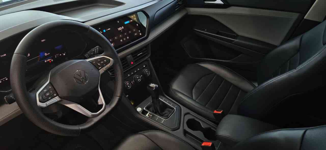 Volkswagen TAOS Flex Automático10