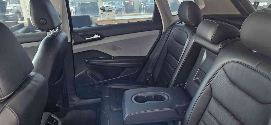 Volkswagen TAOS Flex Automático12