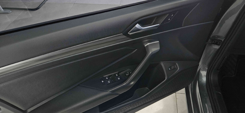 Volkswagen JETTA Flex Automático11
