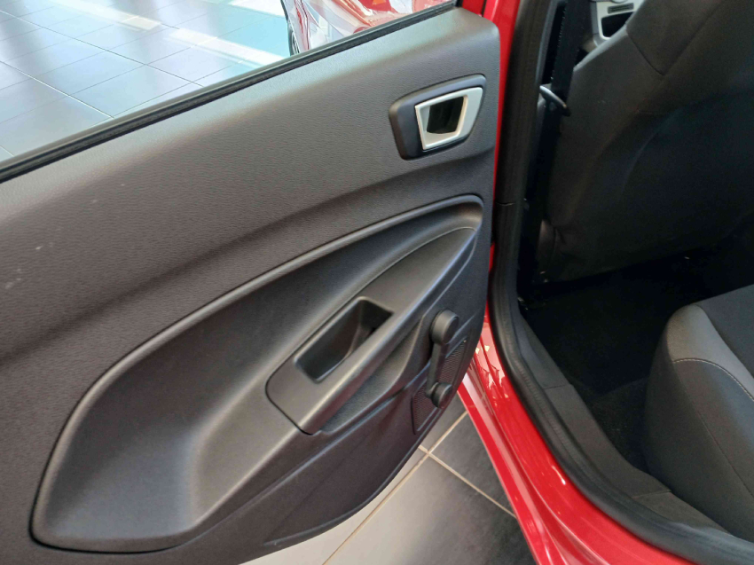 new fiesta style 1.6 manual
