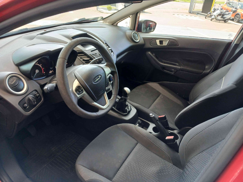 new fiesta style 1.6 manual
